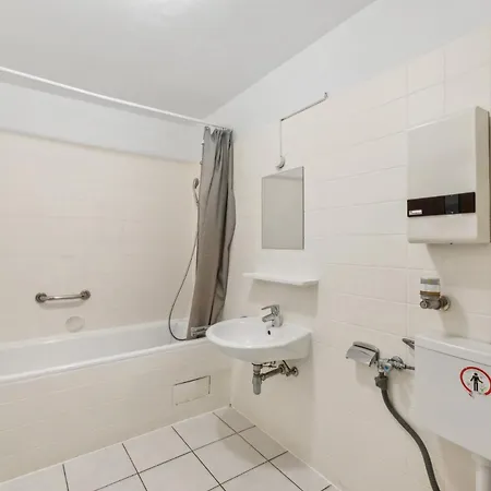 Monteur - Fuer Bis Zu 6 Personen In 65795 - Mtk06 *