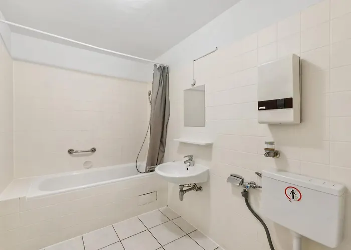 Monteur - Fuer Bis Zu 6 Personen In 65795 - Mtk06 *