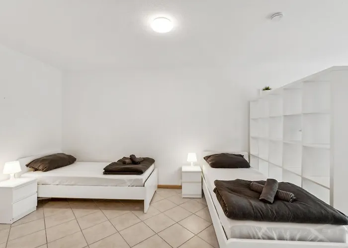 Monteur - Fuer Bis Zu 6 Personen In 65795 - Mtk06 * Hattersheim am Main