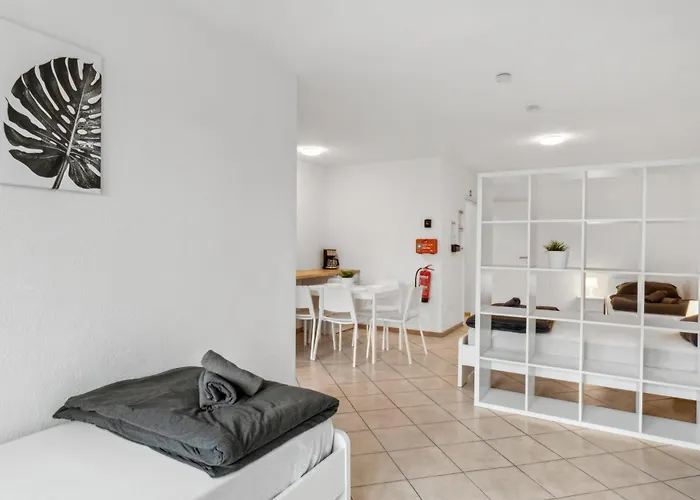 Monteur - Fuer Bis Zu 6 Personen In 65795 - Mtk06 *